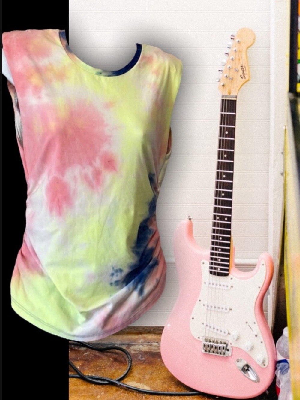 CLEARANCE | DEREK HEART Sleeveless Tie Dye Ruched Tee with Shoulder Pads